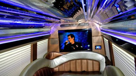 MercedesSprinterLimousine_Interior1-3ced4bioj19wnc7hr6jaww (2)